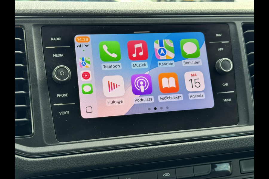 Volkswagen Crafter 35 2.0 TDI L4 DC Trendline Cruise control Automatisch airco Navigatie Apple Carplay / Android Auto