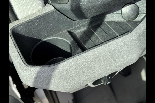 Volkswagen Crafter 35 2.0 TDI L4 DC Trendline Cruise control Automatisch airco Navigatie Apple Carplay / Android Auto