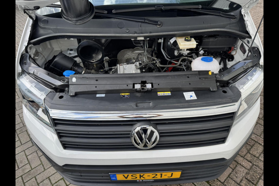 Volkswagen Crafter 35 2.0 TDI L4 DC Trendline Cruise control Automatisch airco Navigatie Apple Carplay / Android Auto