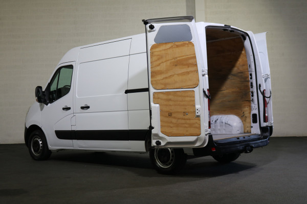 Renault Master 2.3 dCi 146pk L2 H2 2x Schuifdeur Airco Navigatie Camera