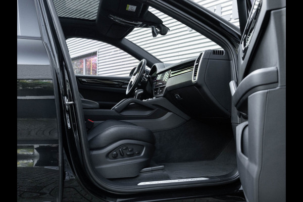 Porsche Cayenne Coupé 3.0 E-Hybrid - Pano - Sport Chrono - Trekhaak - Luchtvering - Achterasbesturing