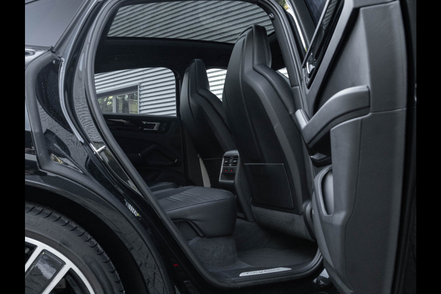 Porsche Cayenne Coupé 3.0 E-Hybrid - Pano - Sport Chrono - Trekhaak - Luchtvering - Achterasbesturing