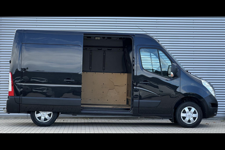 Renault Master T33 2.3 dCi L2H2 Trekhaak|Airco|Zwart Navi|Airco|Zwart|Lage km stand|Nette bus!
