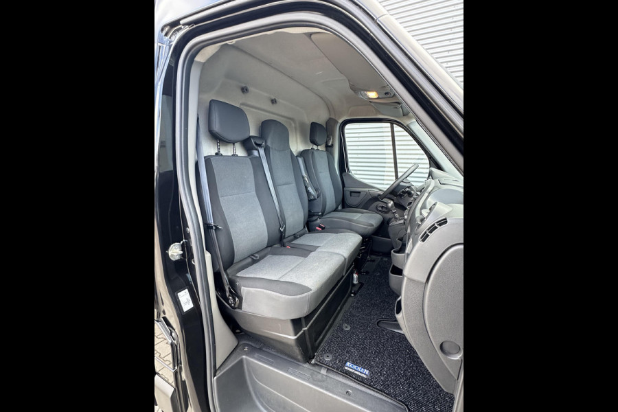 Renault Master T33 2.3 dCi L2H2 Trekhaak|Airco|Zwart Navi|Airco|Zwart|Lage km stand|Nette bus!
