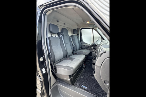 Renault Master T33 2.3 dCi L2H2 Trekhaak|Airco|Zwart Navi|Airco|Zwart|Lage km stand|Nette bus!