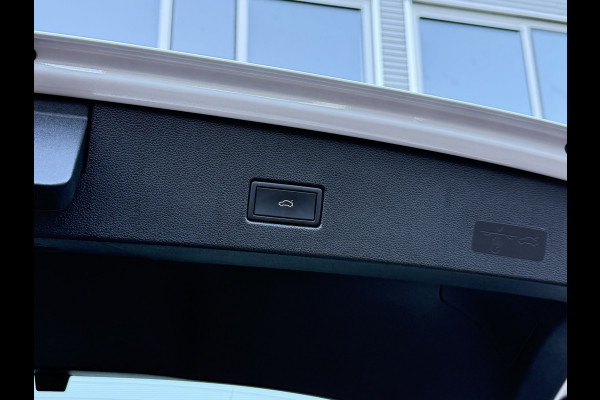 Volkswagen T-Roc 1.5 TSI Style | Camera | Apple Carplay | Trekhaak | IQ Light