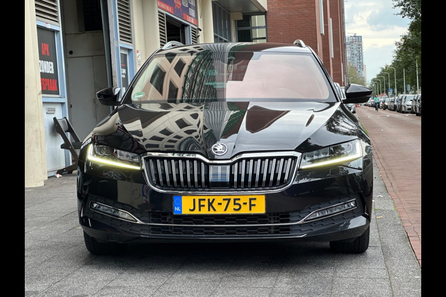 Škoda Superb Combi 2.0 TSI DSG 140Kw Navi Carplay Memory Škoda Superb Combi 2.0 TSI DSG 140Kw Navi Carplay Memory