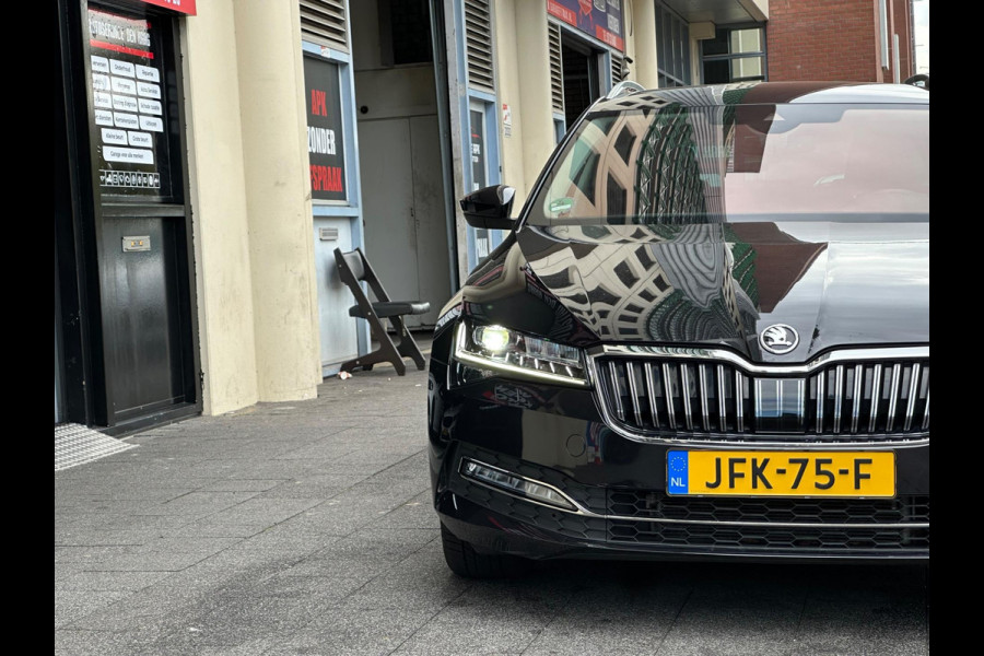 Škoda Superb Combi 2.0 TSI DSG 140Kw Navi Carplay Memory Škoda Superb Combi 2.0 TSI DSG 140Kw Navi Carplay Memory