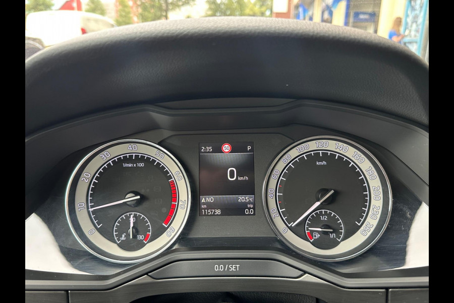 Škoda Superb Combi 2.0 TSI DSG 140Kw Navi Carplay Memory Škoda Superb Combi 2.0 TSI DSG 140Kw Navi Carplay Memory