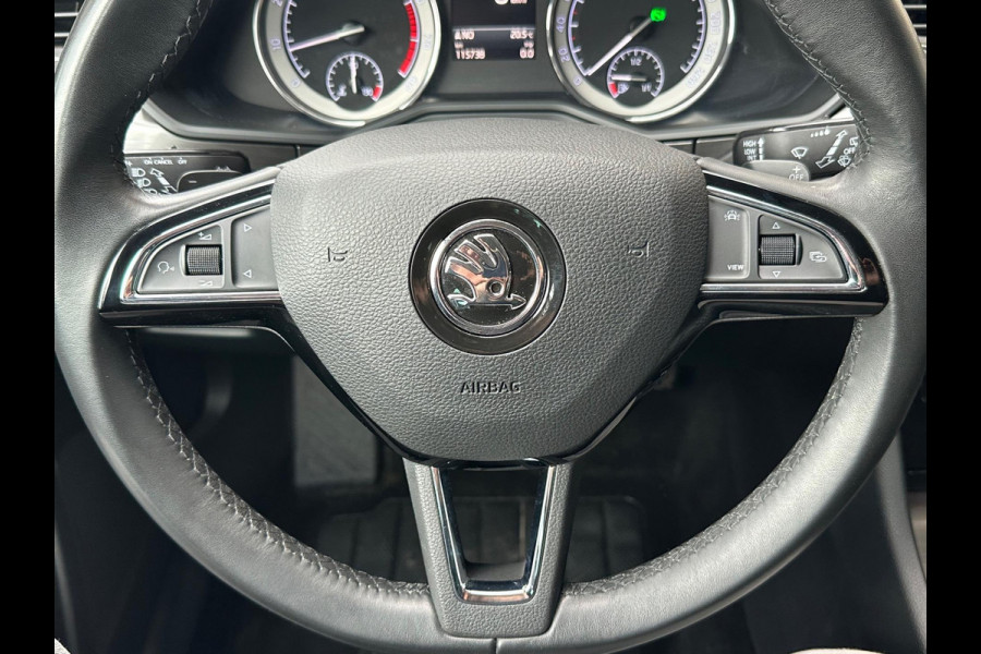 Škoda Superb Combi 2.0 TSI DSG 140Kw Navi Carplay Memory Škoda Superb Combi 2.0 TSI DSG 140Kw Navi Carplay Memory