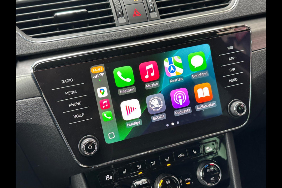 Škoda Superb Combi 2.0 TSI DSG 140Kw Navi Carplay Memory Škoda Superb Combi 2.0 TSI DSG 140Kw Navi Carplay Memory
