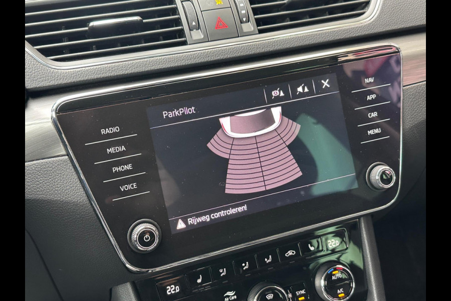 Škoda Superb Combi 2.0 TSI DSG 140Kw Navi Carplay Memory Škoda Superb Combi 2.0 TSI DSG 140Kw Navi Carplay Memory