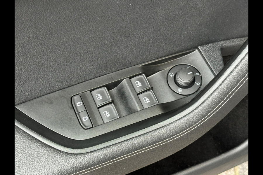 Škoda Superb Combi 2.0 TSI DSG 140Kw Navi Carplay Memory Škoda Superb Combi 2.0 TSI DSG 140Kw Navi Carplay Memory