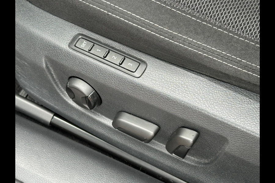 Škoda Superb Combi 2.0 TSI DSG 140Kw Navi Carplay Memory Škoda Superb Combi 2.0 TSI DSG 140Kw Navi Carplay Memory