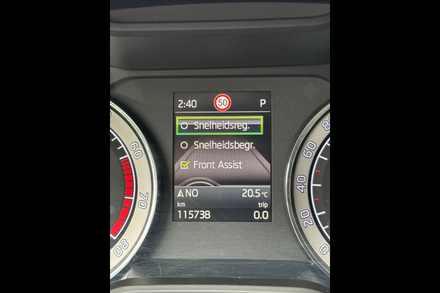 Škoda Superb Combi 2.0 TSI DSG 140Kw Navi Carplay Memory Škoda Superb Combi 2.0 TSI DSG 140Kw Navi Carplay Memory