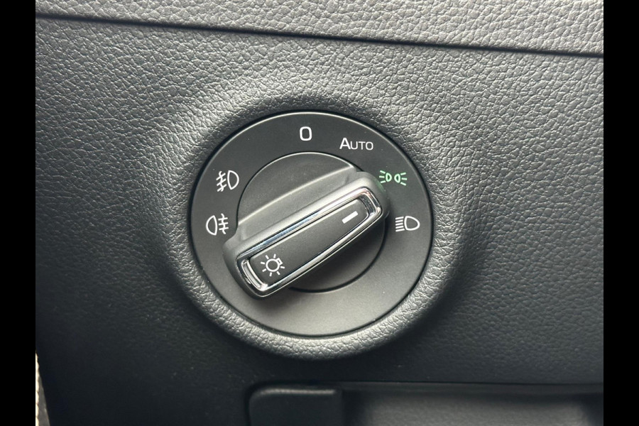 Škoda Superb Combi 2.0 TSI DSG 140Kw Navi Carplay Memory Škoda Superb Combi 2.0 TSI DSG 140Kw Navi Carplay Memory