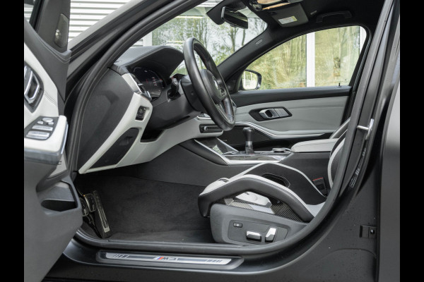 BMW 3 Serie M3 - Manual - Individual "Frozen Black" - Carbon Brakes - Bucket Seats BMW 3 Serie M3 - Manual - Individual "Frozen Black" - Carbon Brakes - Bucket Seats