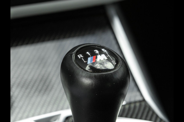 BMW 3 Serie M3 - Manual - Individual "Frozen Black" - Carbon Brakes - Bucket Seats BMW 3 Serie M3 - Manual - Individual "Frozen Black" - Carbon Brakes - Bucket Seats