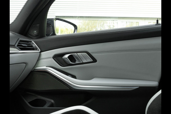 BMW 3 Serie M3 - Manual - Individual "Frozen Black" - Carbon Brakes - Bucket Seats BMW 3 Serie M3 - Manual - Individual "Frozen Black" - Carbon Brakes - Bucket Seats