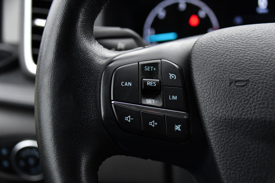 Ford Transit Custom 300 2.0 TDCI L2H1 Black Edition DC Limited Camera, Cruise, Carplay, Automaat, LED, Multimedia, Sensoren, 170PK, UNIEK! Ford Transit Custom 300 2.0 TDCI L2H1 Black Edition DC Limited Camera, Cruise, Carplay, Automaat, LED, Multimedia, Sensoren, 170PK, UNIEK!