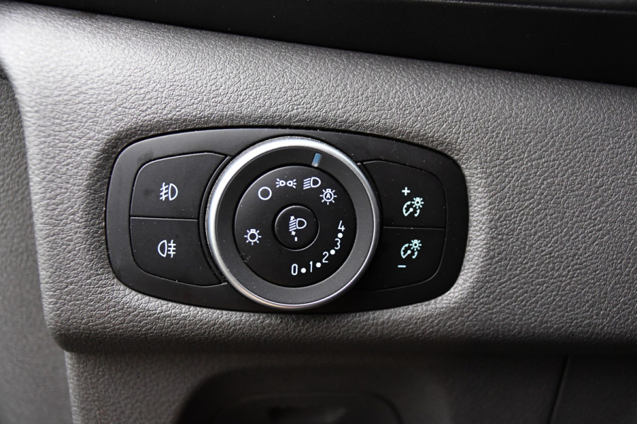 Ford Transit Custom 300 2.0 TDCI L2H1 Black Edition DC Limited Camera, Cruise, Carplay, Automaat, LED, Multimedia, Sensoren, 170PK, UNIEK! Ford Transit Custom 300 2.0 TDCI L2H1 Black Edition DC Limited Camera, Cruise, Carplay, Automaat, LED, Multimedia, Sensoren, 170PK, UNIEK!