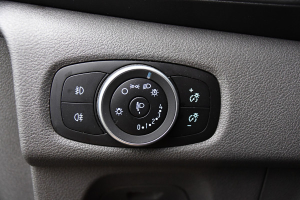 Ford Transit Custom 300 2.0 TDCI L2H1 Black Edition DC Limited Camera, Cruise, Carplay, Automaat, LED, Multimedia, Sensoren, 170PK, UNIEK! Ford Transit Custom 300 2.0 TDCI L2H1 Black Edition DC Limited Camera, Cruise, Carplay, Automaat, LED, Multimedia, Sensoren, 170PK, UNIEK!