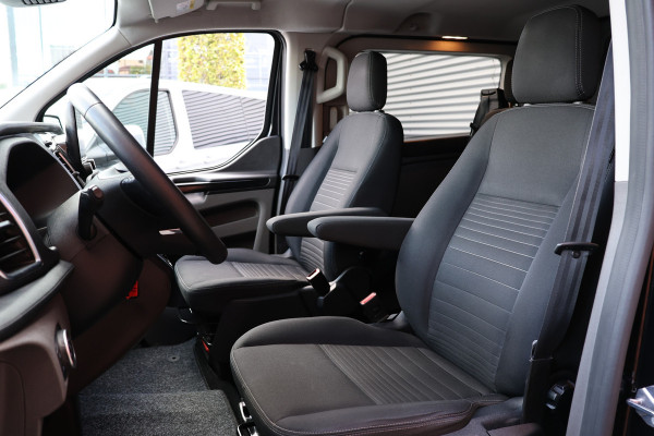 Ford Transit Custom 300 2.0 TDCI L2H1 170 PK Limited DC | CarPlay | Camera | Navigatie | L+R Schuifdeur | BLIS | Stoelverwarming | Trekhaak | DAB | PDC V+A | MF Stuur | Dubbel Cabine | 5-Zitter | Nieuwe APK | Dealer onderhouden