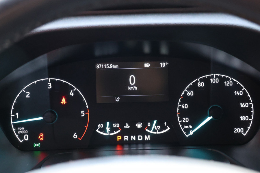 Ford Transit Custom 300 2.0 TDCI L2H1 170 PK Limited DC | CarPlay | Camera | Navigatie | L+R Schuifdeur | BLIS | Stoelverwarming | Trekhaak | DAB | PDC V+A | MF Stuur | Dubbel Cabine | 5-Zitter | Nieuwe APK | Dealer onderhouden