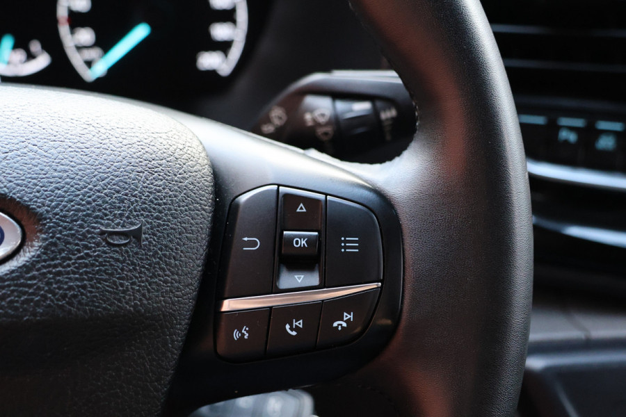 Ford Transit Custom 300 2.0 TDCI L2H1 170 PK Limited DC | CarPlay | Camera | Navigatie | L+R Schuifdeur | BLIS | Stoelverwarming | Trekhaak | DAB | PDC V+A | MF Stuur | Dubbel Cabine | 5-Zitter | Nieuwe APK | Dealer onderhouden