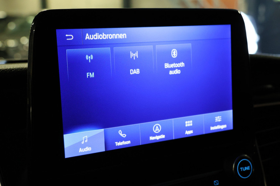 Ford Transit Custom 300 2.0 TDCI L2H1 170 PK Limited DC | CarPlay | Camera | Navigatie | L+R Schuifdeur | BLIS | Stoelverwarming | Trekhaak | DAB | PDC V+A | MF Stuur | Dubbel Cabine | 5-Zitter | Nieuwe APK | Dealer onderhouden