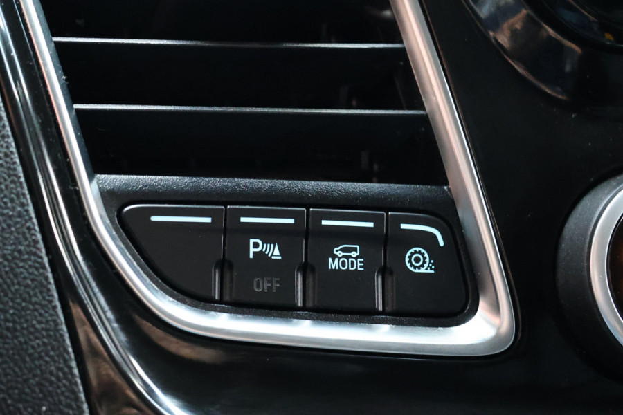 Ford Transit Custom 300 2.0 TDCI L2H1 170 PK Limited DC | CarPlay | Camera | Navigatie | L+R Schuifdeur | BLIS | Stoelverwarming | Trekhaak | DAB | PDC V+A | MF Stuur | Dubbel Cabine | 5-Zitter | Nieuwe APK | Dealer onderhouden