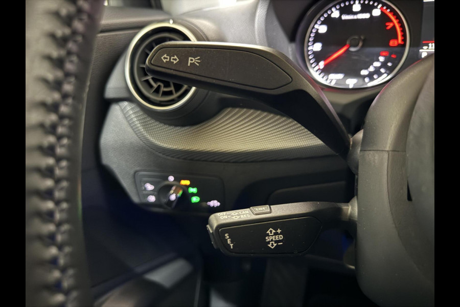 Audi Q2 30 TFSI S-Line Black Edition DSG Navi Cruise Sfeer NAP Audi Q2 30 TFSI S-Line Black Edition DSG Navi Cruise Sfeer NAP