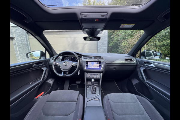 Volkswagen Tiguan 1.5 TSI R-line Automaat | Panoramadak | LED verlichting | Adaptieve cruise control | Black style | Adaptief demping systeem | St