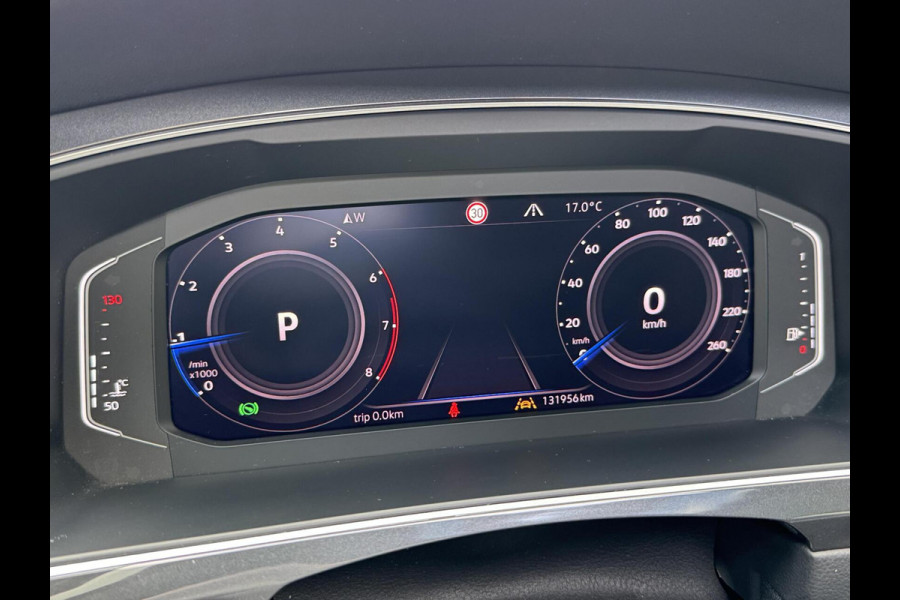 Volkswagen Tiguan 1.5 TSI R-line Automaat | Panoramadak | LED verlichting | Adaptieve cruise control | Black style | Adaptief demping systeem | St