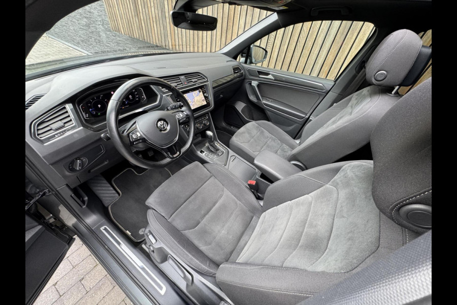 Volkswagen Tiguan 1.5 TSI R-line Automaat | Panoramadak | LED verlichting | Adaptieve cruise control | Black style | Adaptief demping systeem | St