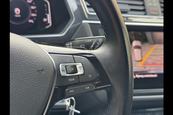 Volkswagen Tiguan 1.5 TSI R-line Automaat | Panoramadak | LED verlichting | Adaptieve cruise control | Black style | Adaptief demping systeem | St