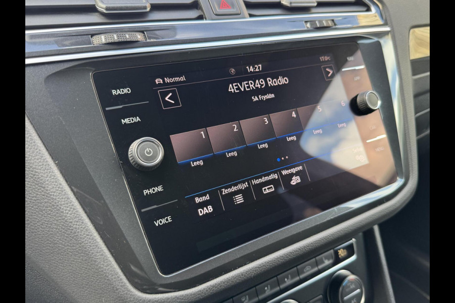 Volkswagen Tiguan 1.5 TSI R-line Automaat | Panoramadak | LED verlichting | Adaptieve cruise control | Black style | Adaptief demping systeem | St