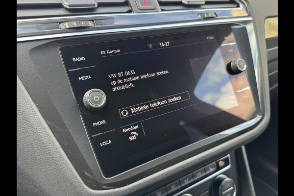 Volkswagen Tiguan 1.5 TSI R-line Automaat | Panoramadak | LED verlichting | Adaptieve cruise control | Black style | Adaptief demping systeem | St