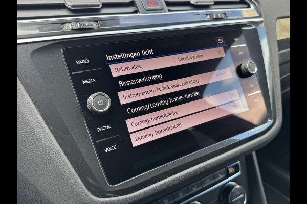Volkswagen Tiguan 1.5 TSI R-line Automaat | Panoramadak | LED verlichting | Adaptieve cruise control | Black style | Adaptief demping systeem | St