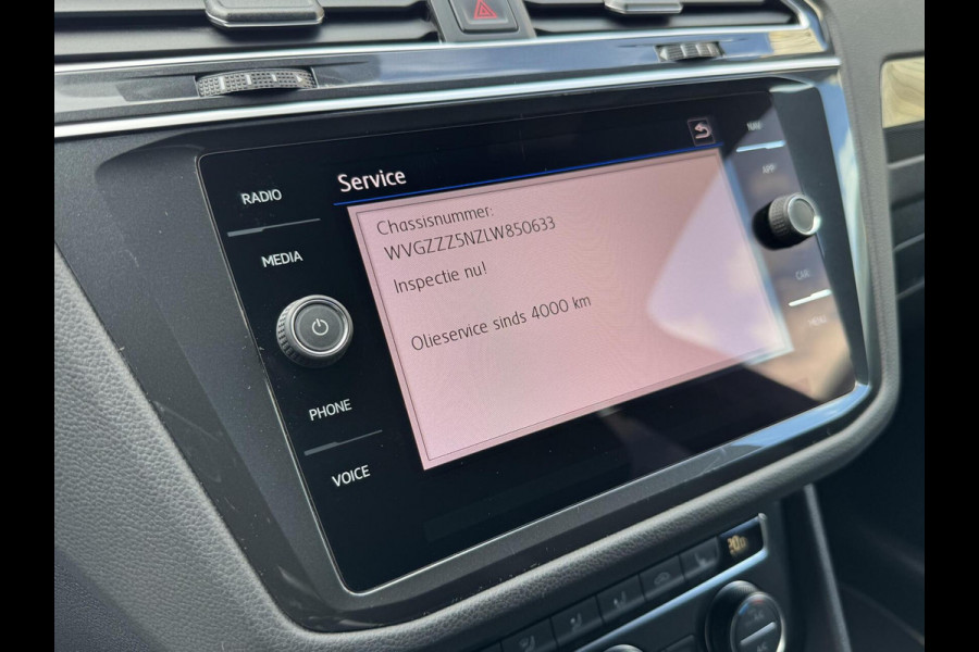 Volkswagen Tiguan 1.5 TSI R-line Automaat | Panoramadak | LED verlichting | Adaptieve cruise control | Black style | Adaptief demping systeem | St