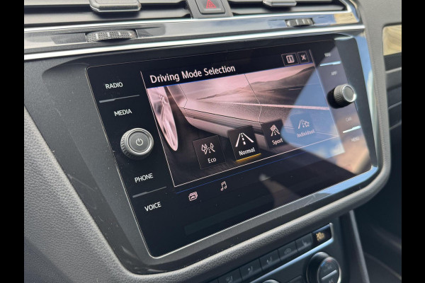 Volkswagen Tiguan 1.5 TSI R-line Automaat | Panoramadak | LED verlichting | Adaptieve cruise control | Black style | Adaptief demping systeem | St