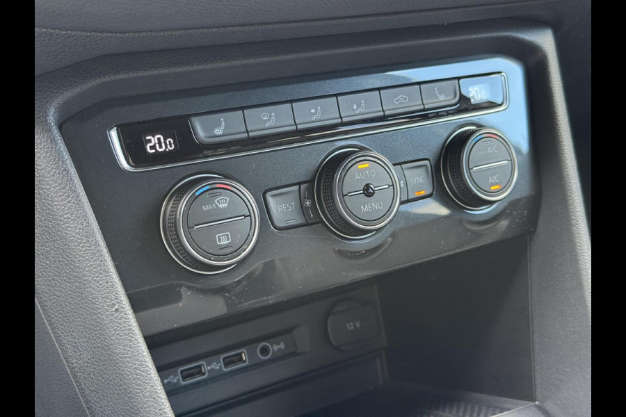 Volkswagen Tiguan 1.5 TSI R-line Automaat | Panoramadak | LED verlichting | Adaptieve cruise control | Black style | Adaptief demping systeem | St