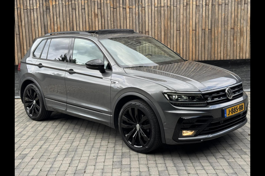 Volkswagen Tiguan 1.5 TSI R-line Automaat | Panoramadak | LED verlichting | Adaptieve cruise control | Black style | Adaptief demping systeem | St