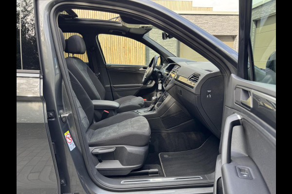Volkswagen Tiguan 1.5 TSI R-line Automaat | Panoramadak | LED verlichting | Adaptieve cruise control | Black style | Adaptief demping systeem | St