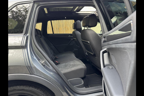 Volkswagen Tiguan 1.5 TSI R-line Automaat | Panoramadak | LED verlichting | Adaptieve cruise control | Black style | Adaptief demping systeem | St