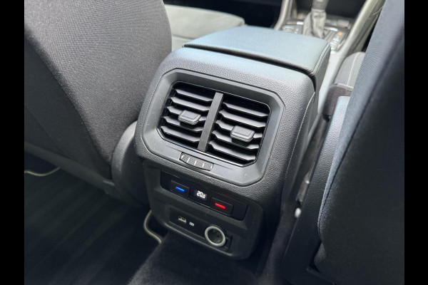 Volkswagen Tiguan 1.5 TSI R-line Automaat | Panoramadak | LED verlichting | Adaptieve cruise control | Black style | Adaptief demping systeem | St