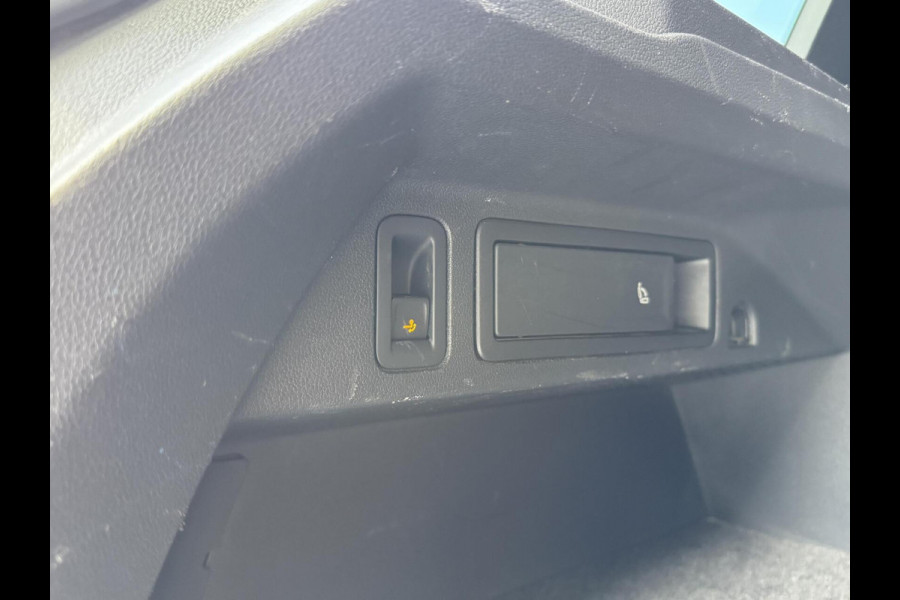 Volkswagen Tiguan 1.5 TSI R-line Automaat | Panoramadak | LED verlichting | Adaptieve cruise control | Black style | Adaptief demping systeem | St