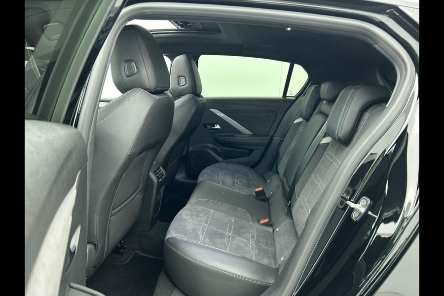Opel Astra 1.2 Turbo Ultimate Automaat | Panorama schuif/kanteldak | Apple Carplay / Andoid Auto | Leder | Navigatie | Stoel/stuur verwarming | 360 camera | LED |