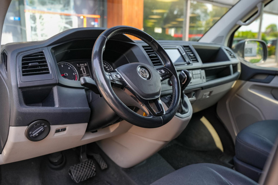 Volkswagen Transporter 2.0 TDI L2H3 Highline Volkswagen Transporter 2.0 TDI L2H3 Highline