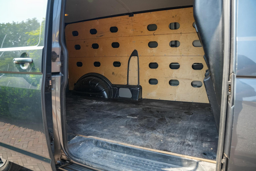 Volkswagen Transporter 2.0 TDI L2H3 Highline Volkswagen Transporter 2.0 TDI L2H3 Highline